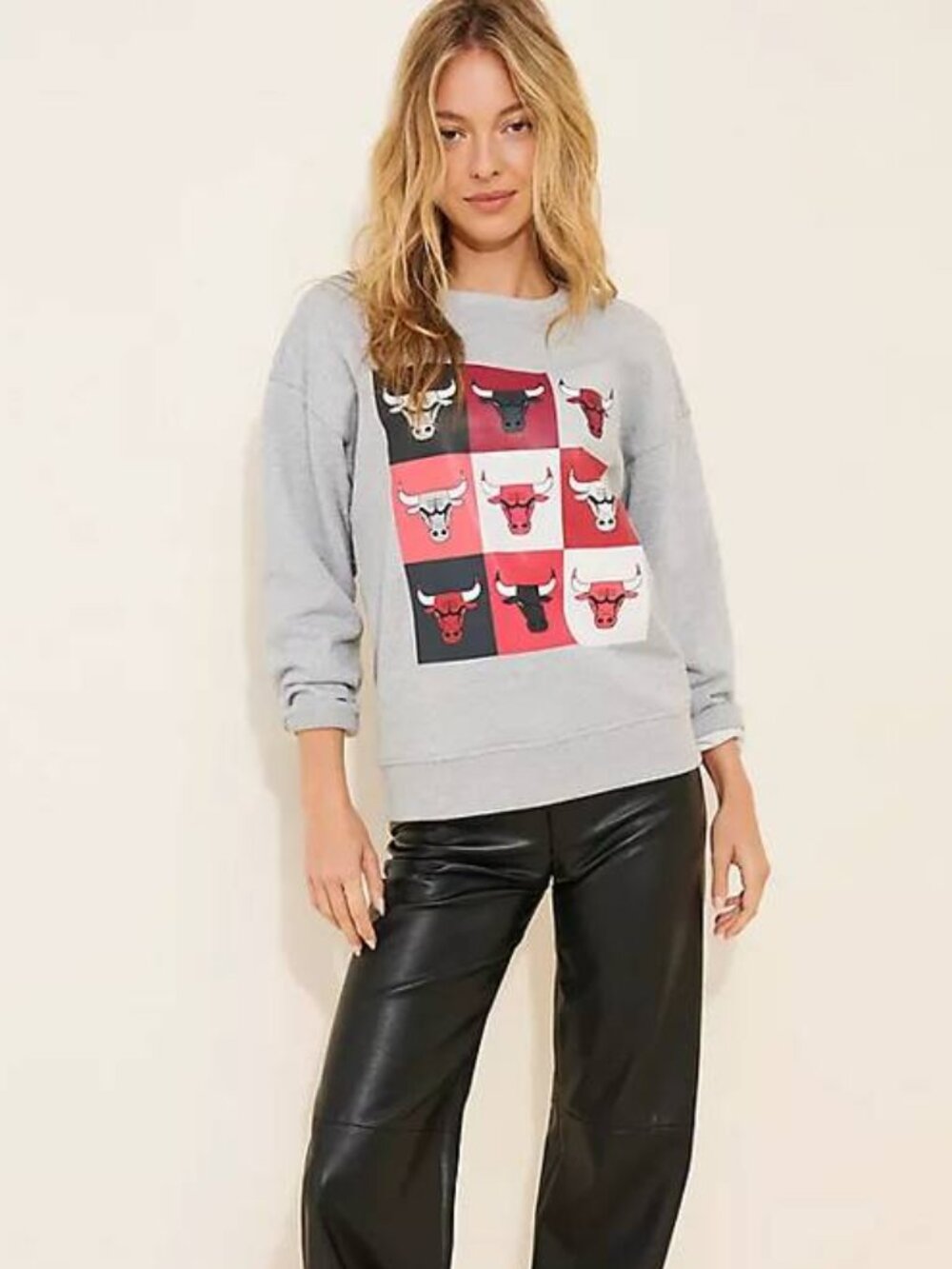 NEW TEREZ X NBA CHICAGO BULLS Technicolor Crewneck Sweatshirt Women’s